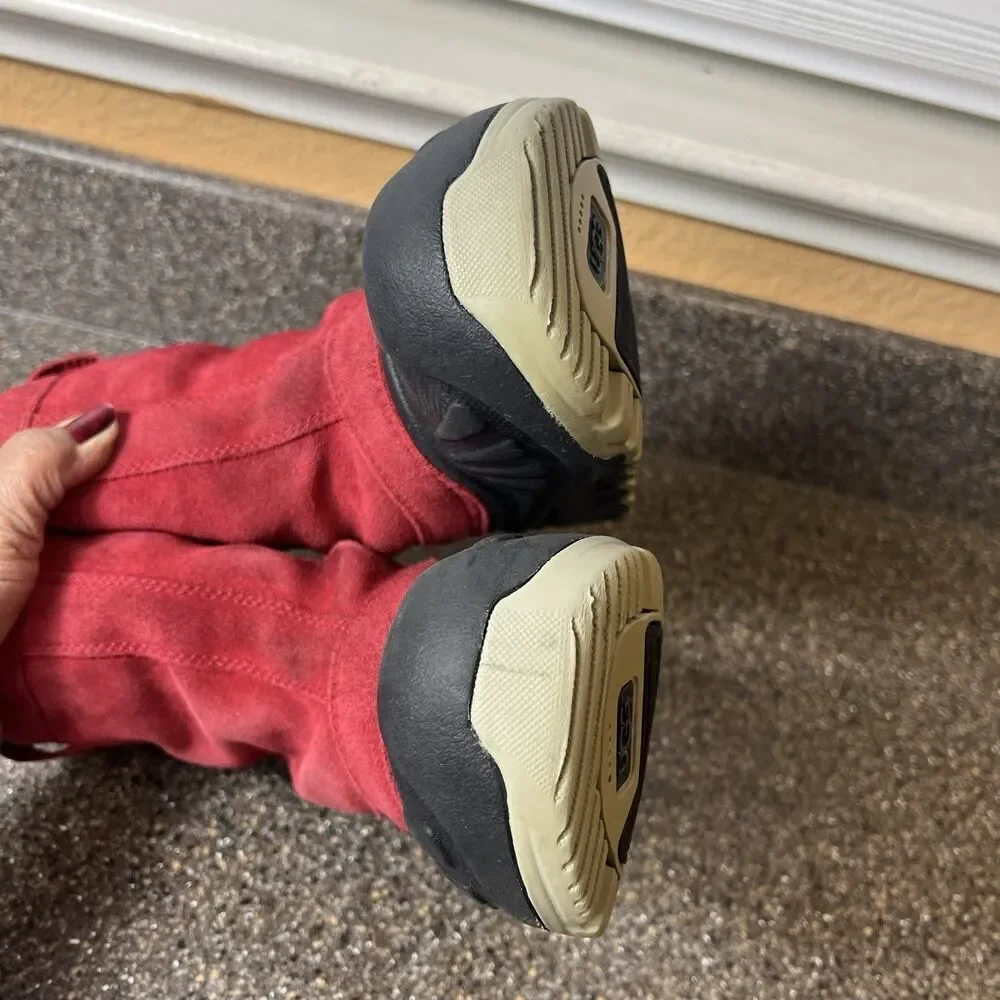 Ugg Waterproof Kids Junior 1 Red/Black Suede Insulated Winter Snow Boots Pull On